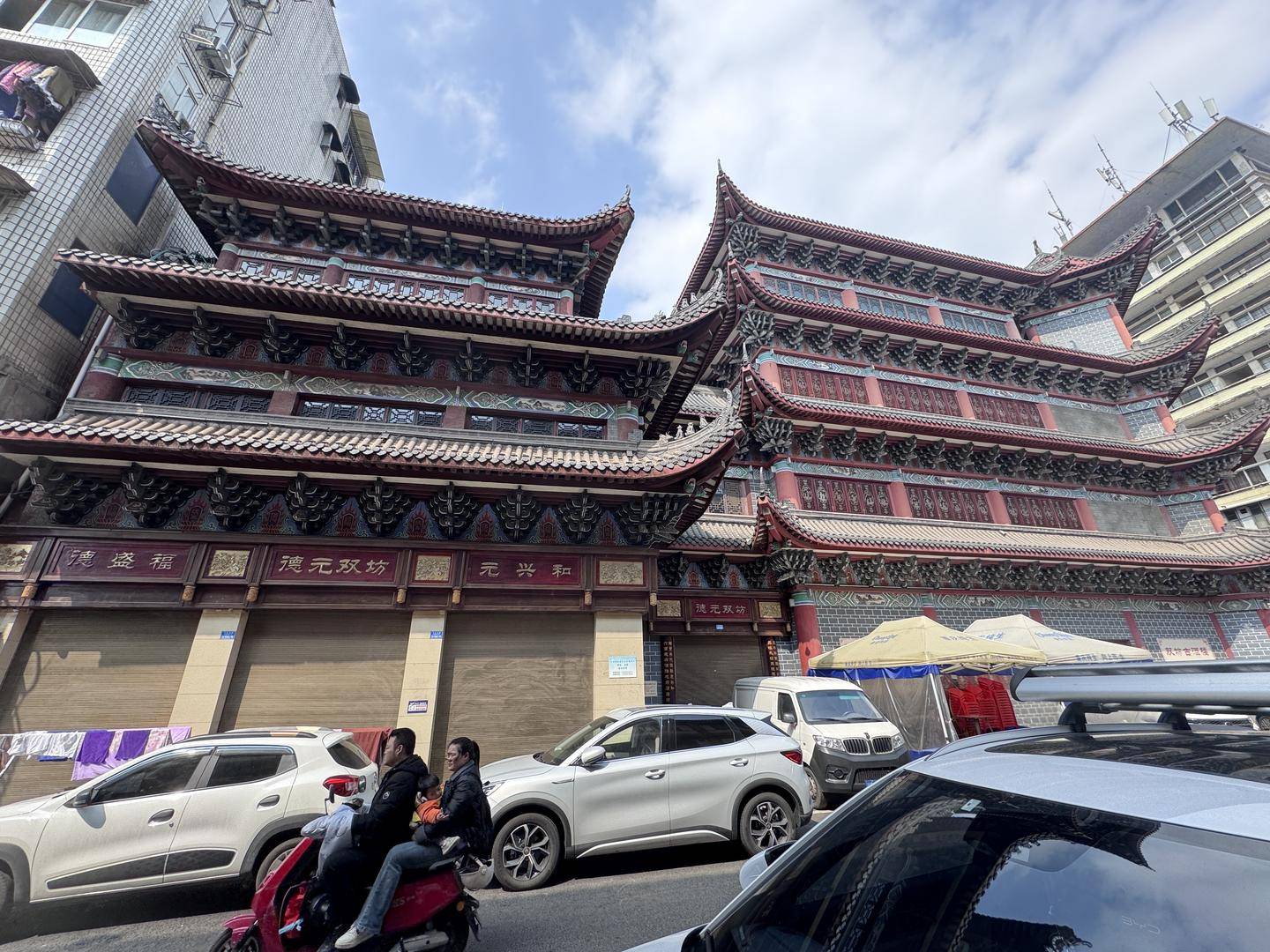 一起诉讼背后，宜宾前首富“险被送精神病院”风波丨红星深度