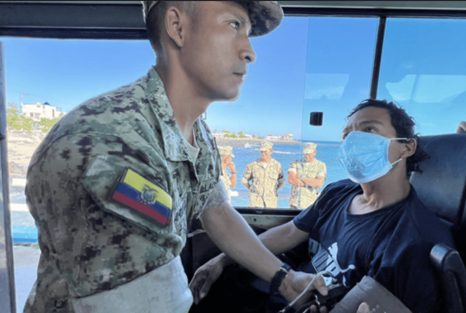 5渔民海上漂流50余天获救:船只失电通讯导航均失灵,靠喝雨水捕鱼得以幸存