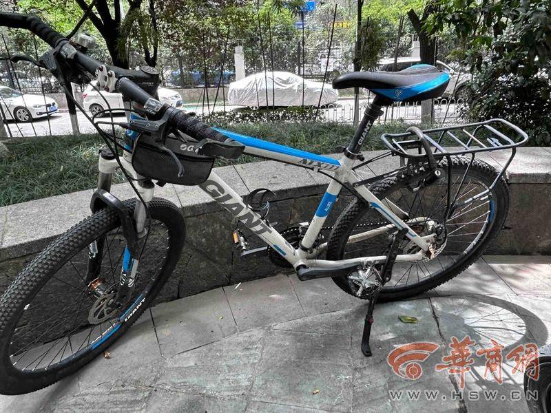 西安14岁初中生骑车回家在小区被撞 孩子说肇事司机下车看了看就离开