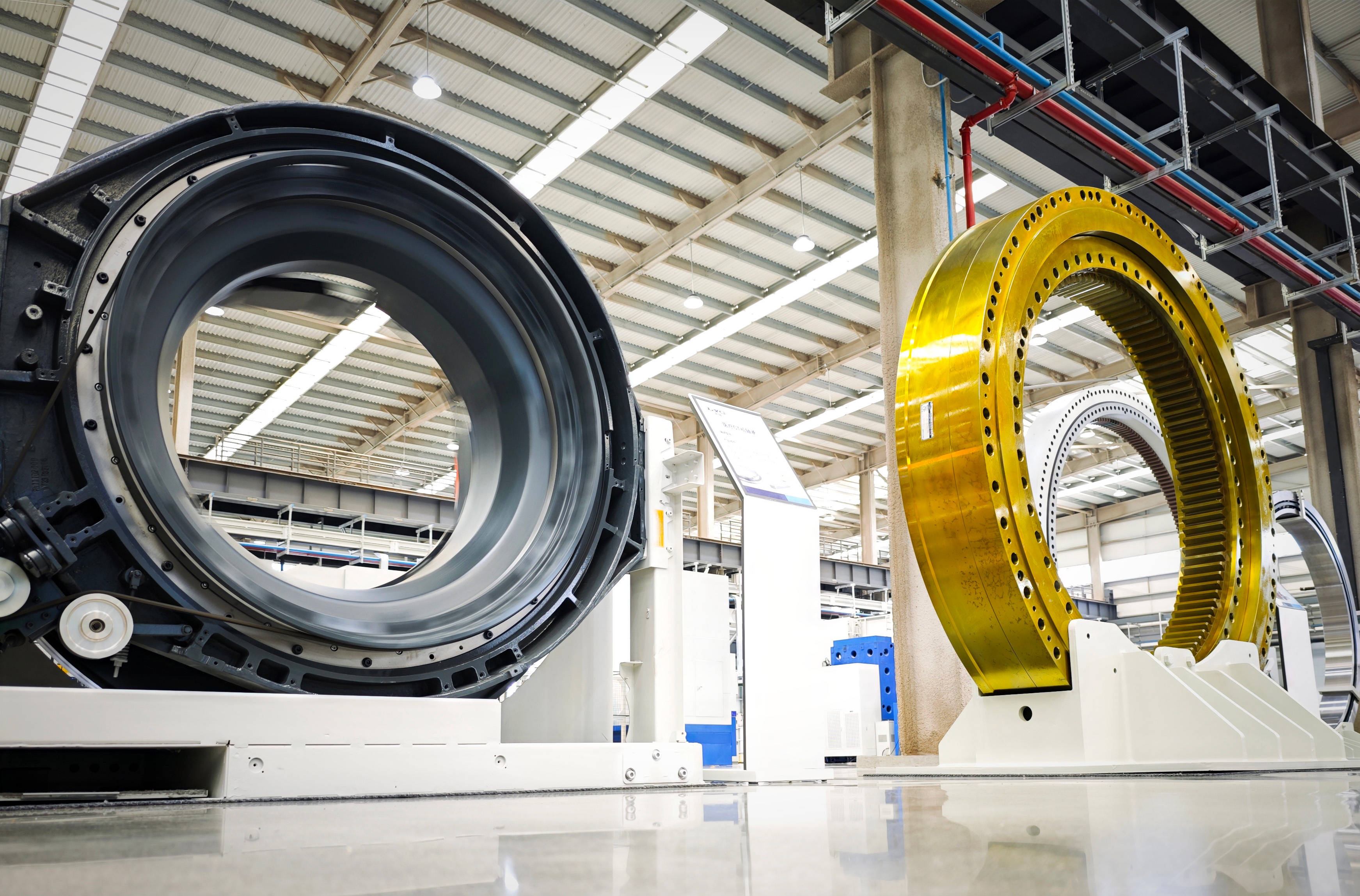 第1视点丨跟随总书记走进洛阳轴承集团 了解先进制造业发展