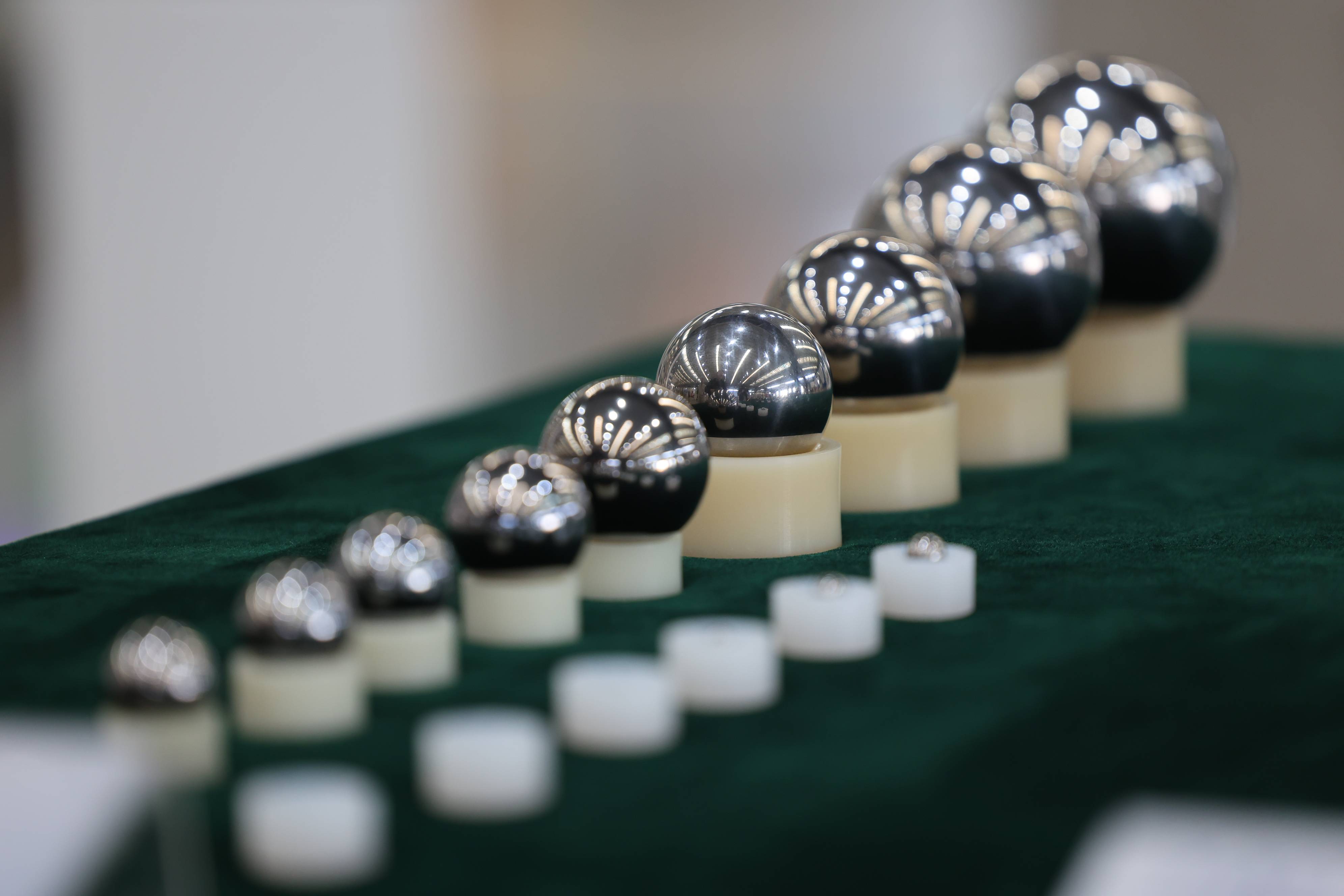 第1视点丨跟随总书记走进洛阳轴承集团 了解先进制造业发展