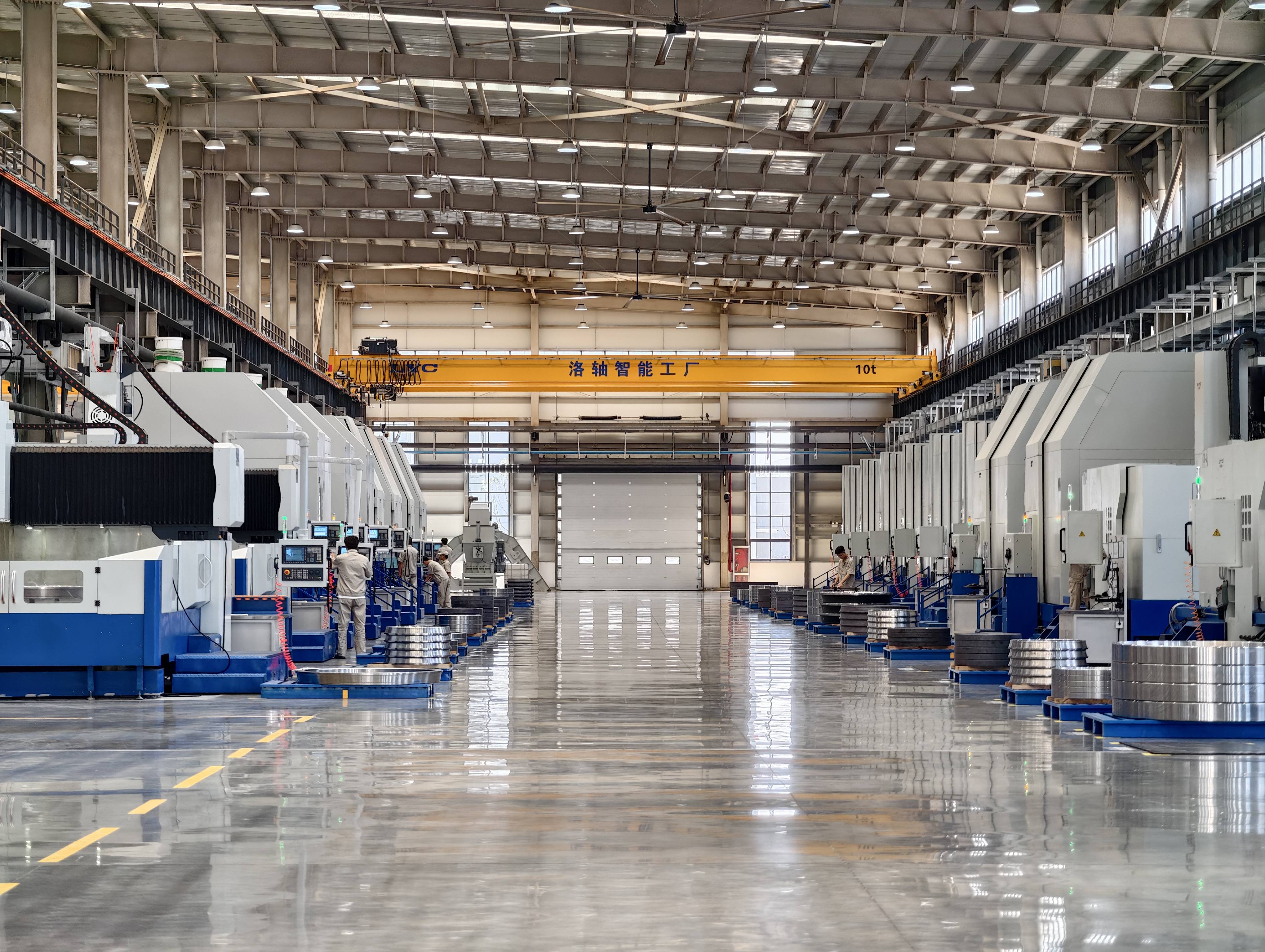 第1视点丨跟随总书记走进洛阳轴承集团 了解先进制造业发展