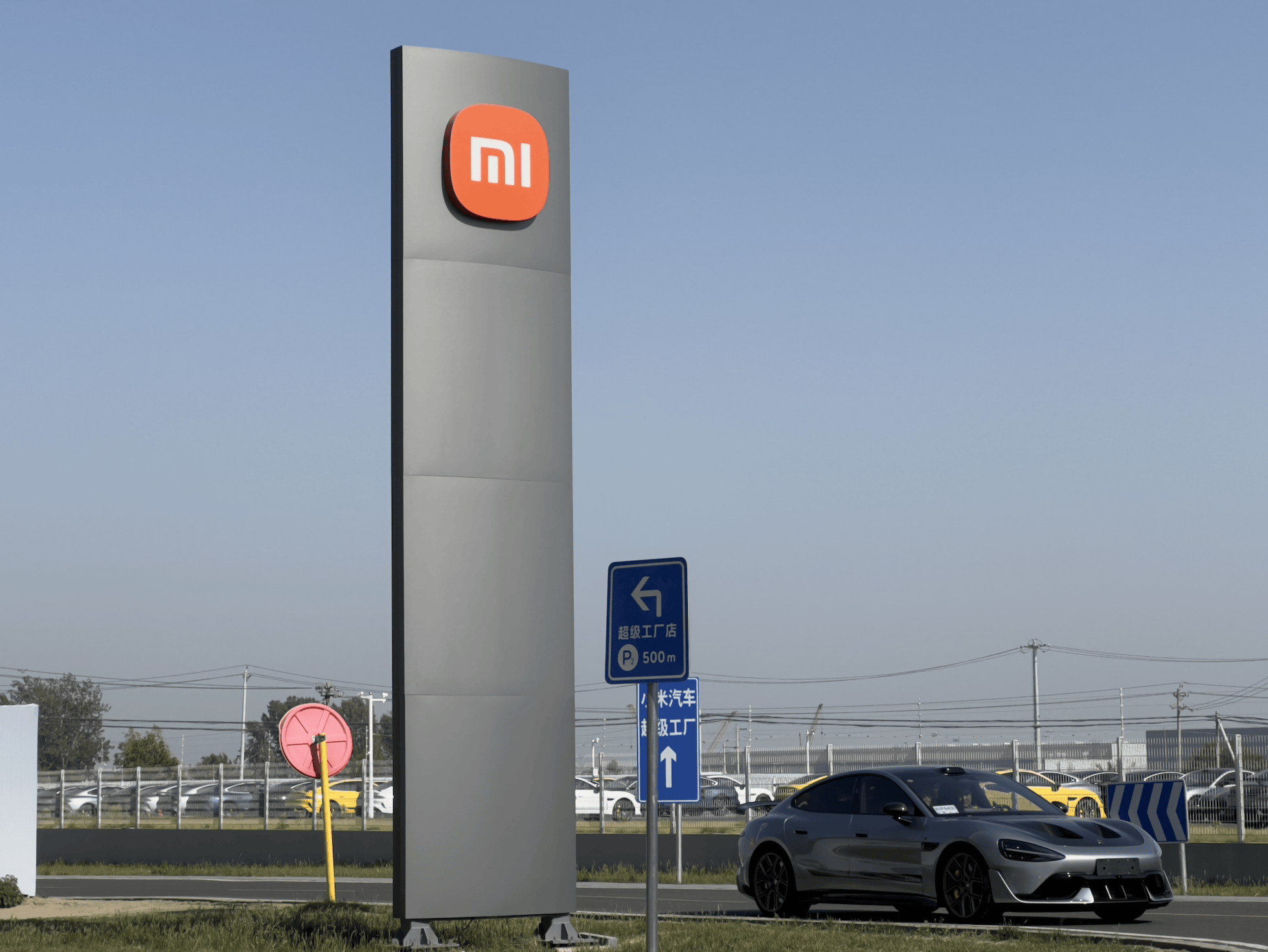 提YU7要等多久?实探小米汽车工厂:SU7大量装车,二期工厂外立面已完工