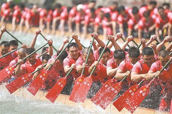 车陂龙舟开桨竞逐 “房东”夺冠真有“免租”