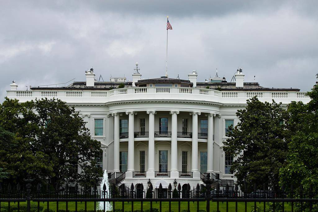 特朗普政府下令美使领馆暂停留学生新签证面谈，同时考虑扩大对国际学生社交媒体审查范围