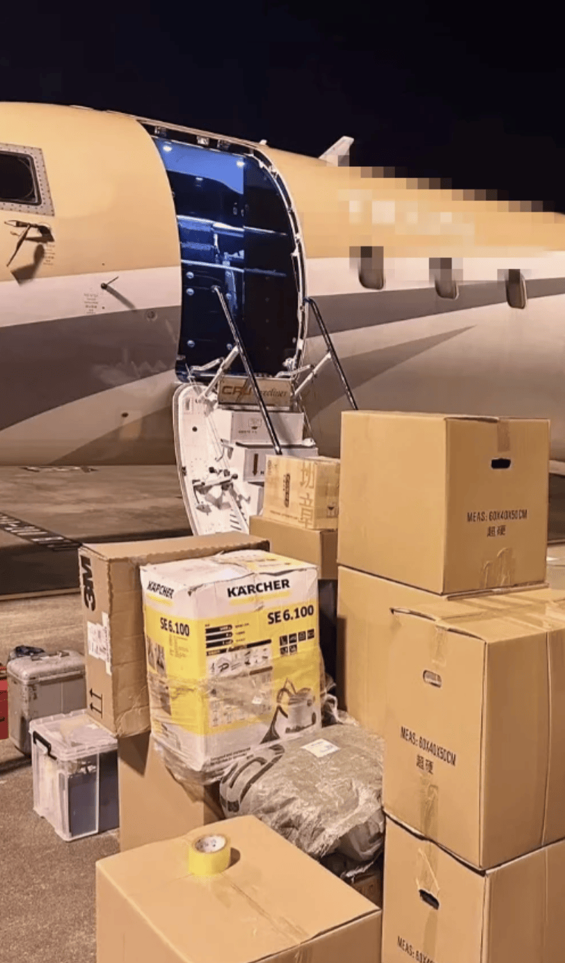 “坐飞机发现旁边放着冷链海鲜”,航空公司兼职送货给出差人整破防了