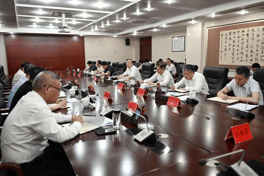 安庆市委连夜开会，省纪委监委宣布有关处理决定，常委会组成人员逐一表态：深刻汲取惨痛教训