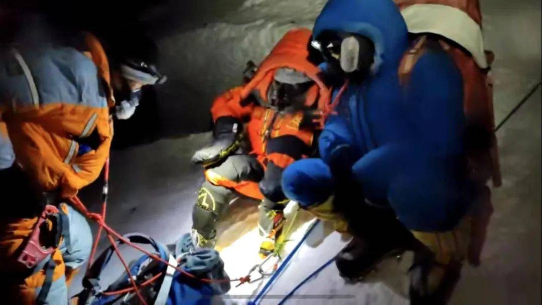 珠峰“救人者”范江涛:救下一条命,煎熬七百天