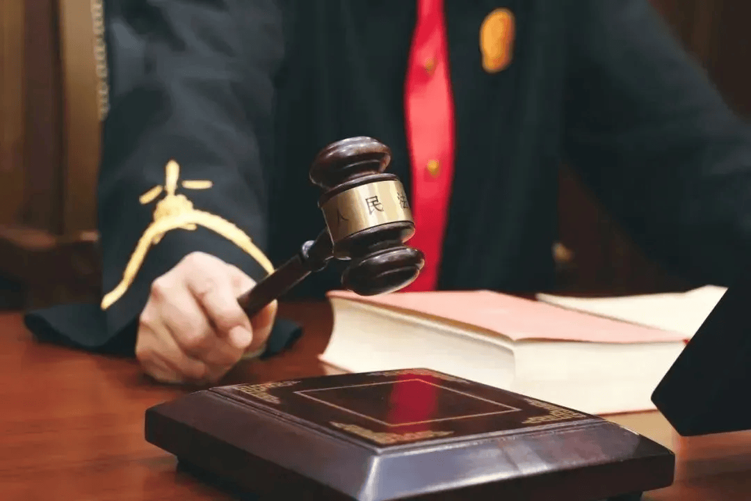 女子请假陪孩子高考被开除，称领导口头同意！公司不认：旷工！官司一路打到高院……