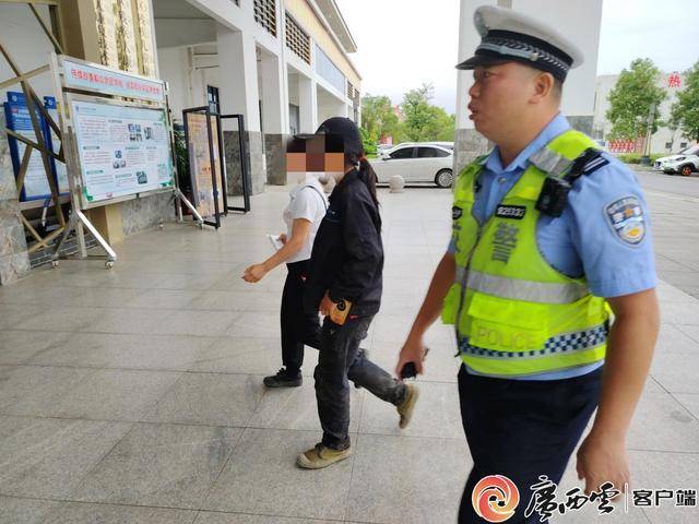 情况紧急!来宾一女子遭毒蛇咬伤,来宾交警开启“绿波护航”