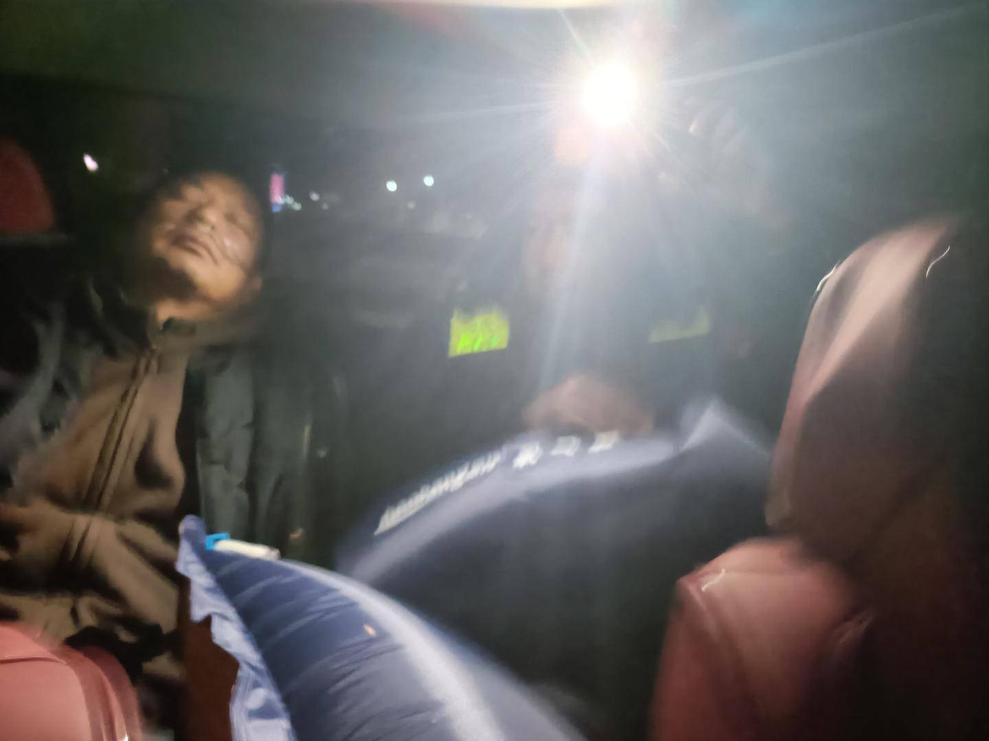 “救救我！”货车司机第一次上青藏高原重度高反，高速路收费员发现异常紧急送医