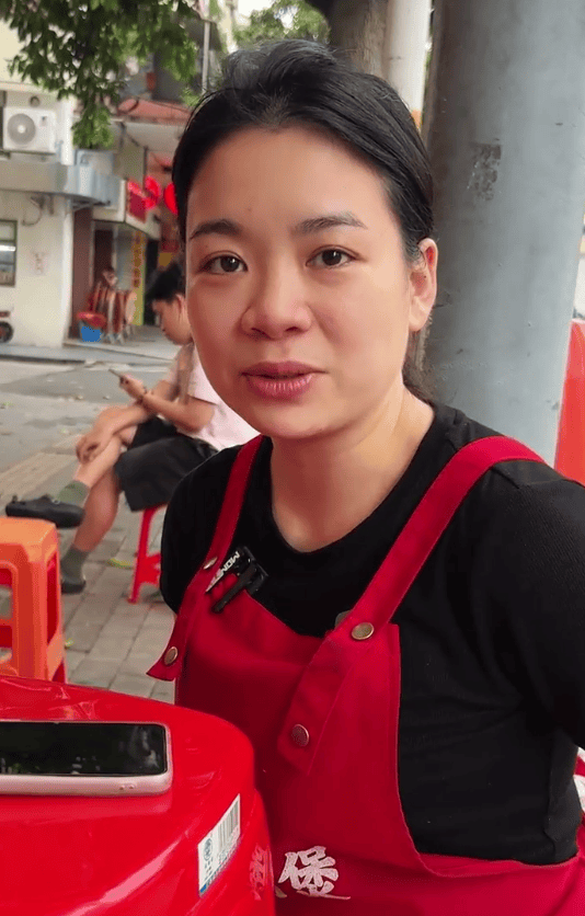 广东江门一饭店白米饭免费，老人每天打一碗米饭配酱油吃，店主：只要营业，就一直提供