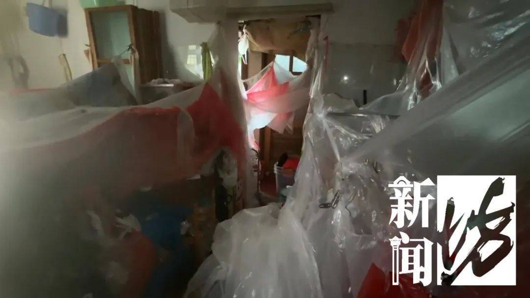 上海一老人拒绝疏通马桶，整栋楼天天被臭味“袭击”！邻居们真崩溃了