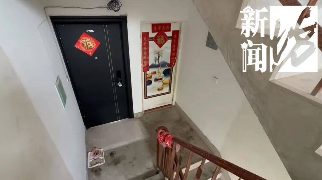 上海一老人拒绝疏通马桶，整栋楼天天被臭味“袭击”！邻居们真崩溃了