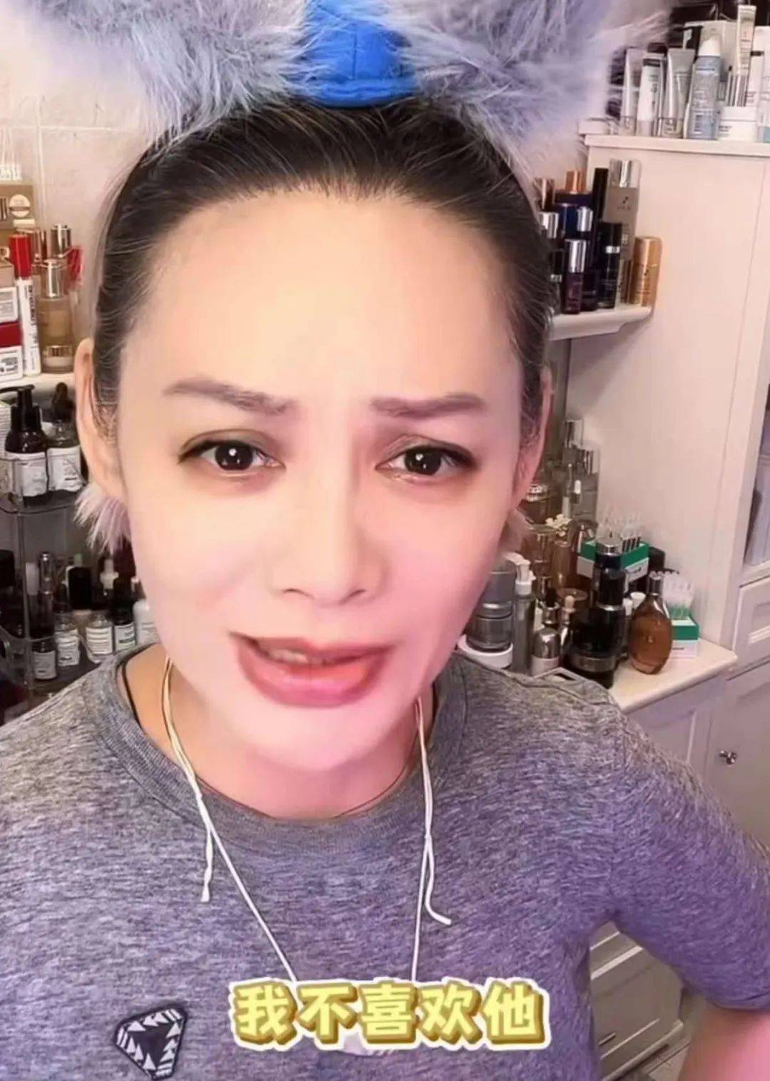 宁静回应与汪峰恋情:我不喜欢他,下次传绯闻找个年轻帅气的行不