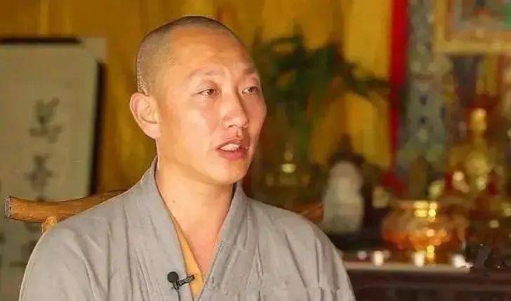 12年间救助几百名孕妇和弃婴的“和尚”道禄，因涉案被警方控制，当地回应