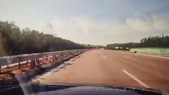 突发！64岁男子开车时低头看手机，致3死3伤！提醒：勿“分心驾驶”！上海已启用无人机严查！