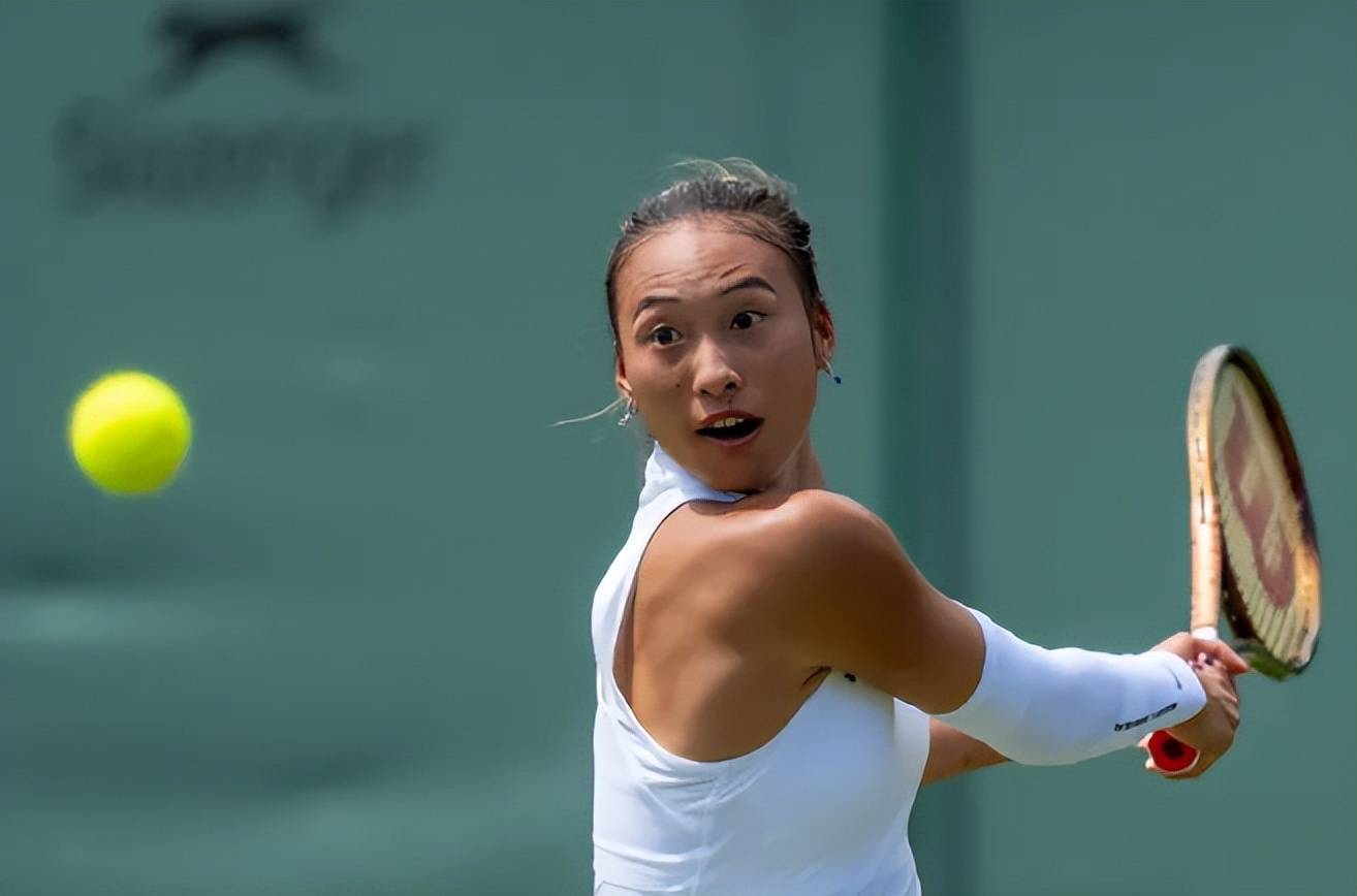 郑钦文回应温网出局：注意力很难集中，高温不是输球理由