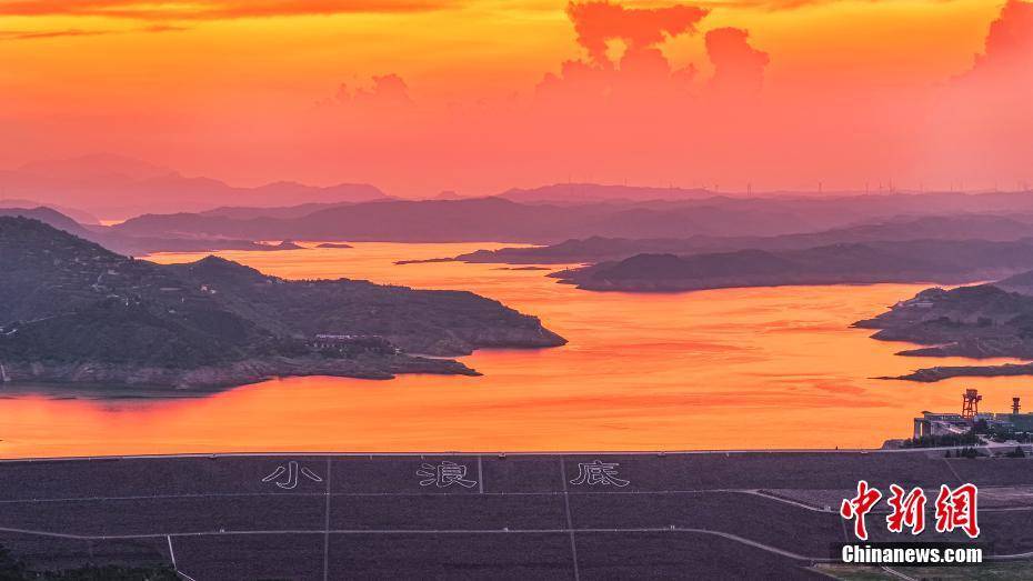 航拍黄河小浪底落日余晖壮美如画