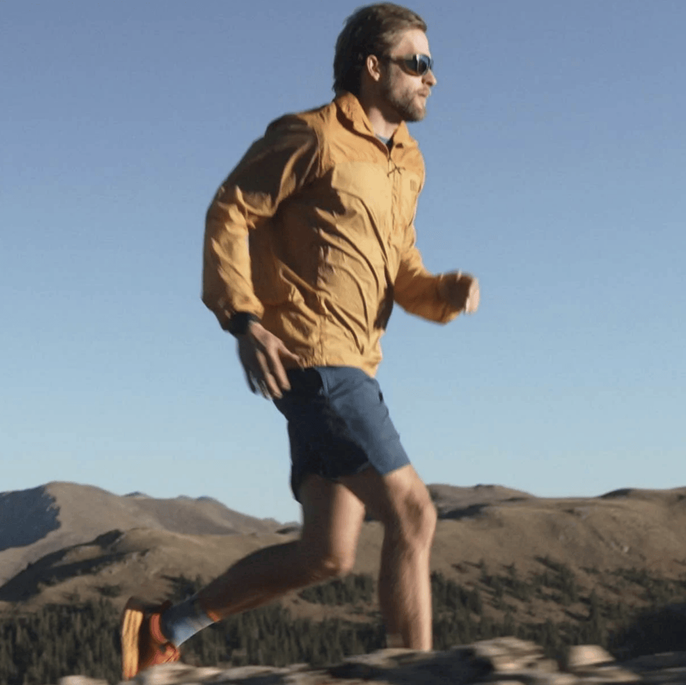 一生怕晒的中国人，正在把皮肤衣穿成“荷尔蒙战袍”