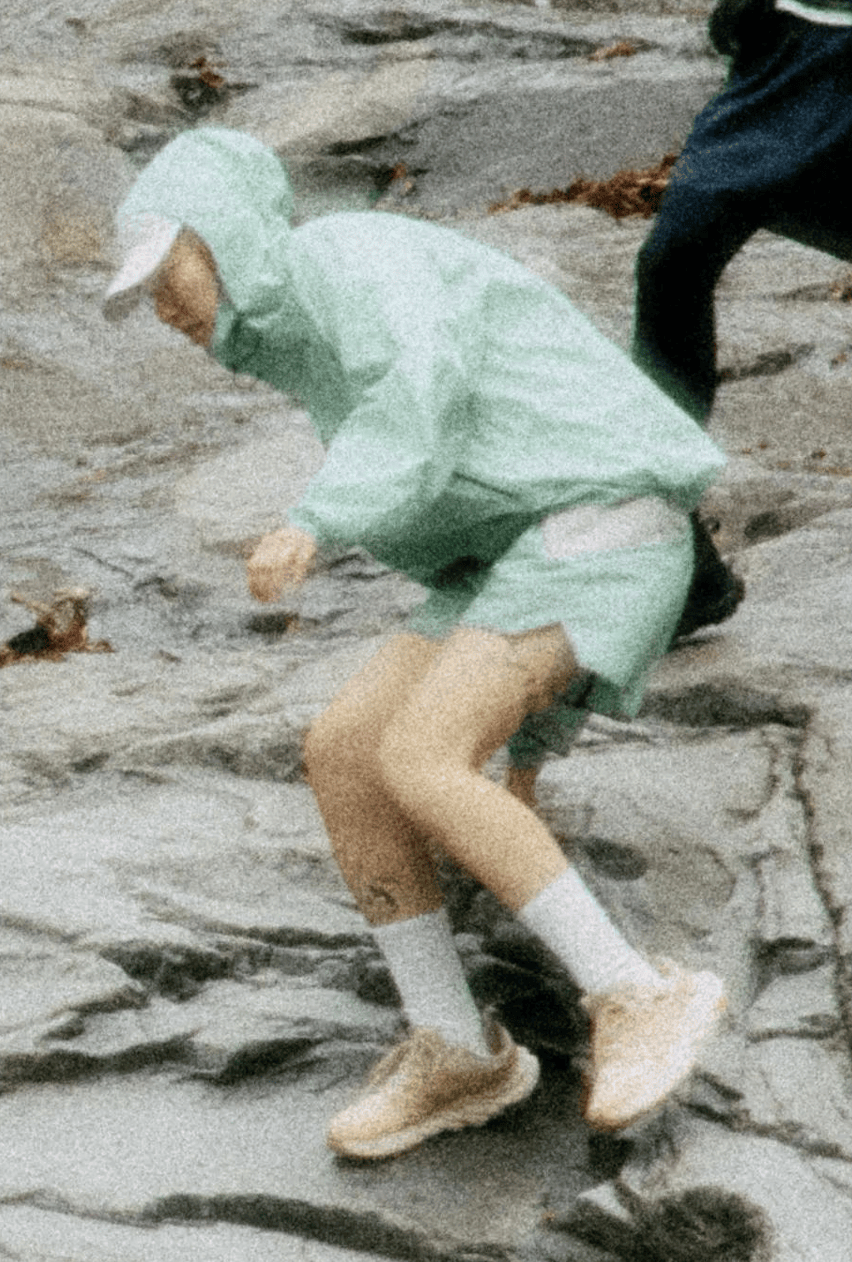 一生怕晒的中国人，正在把皮肤衣穿成“荷尔蒙战袍”