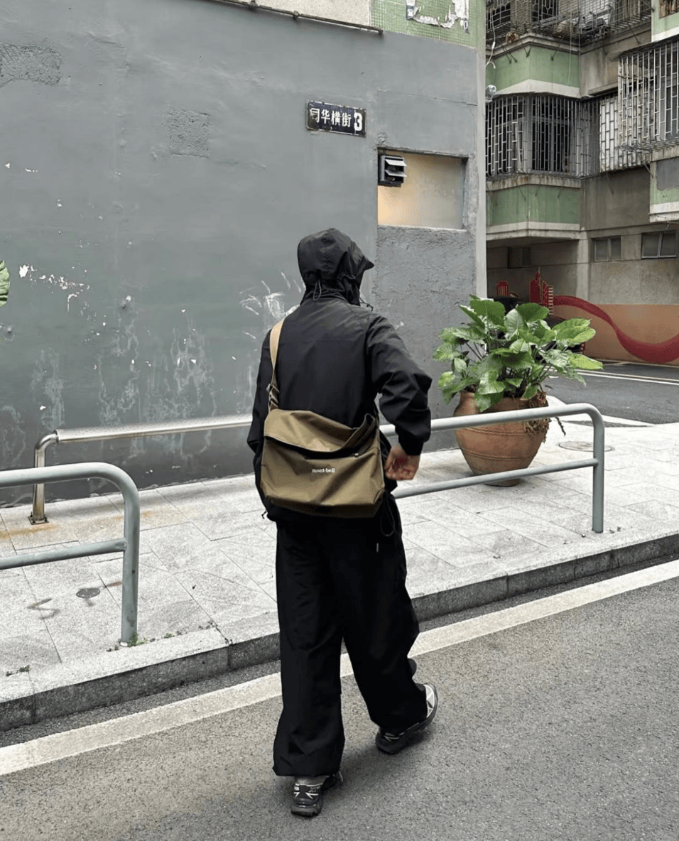 一生怕晒的中国人，正在把皮肤衣穿成“荷尔蒙战袍”