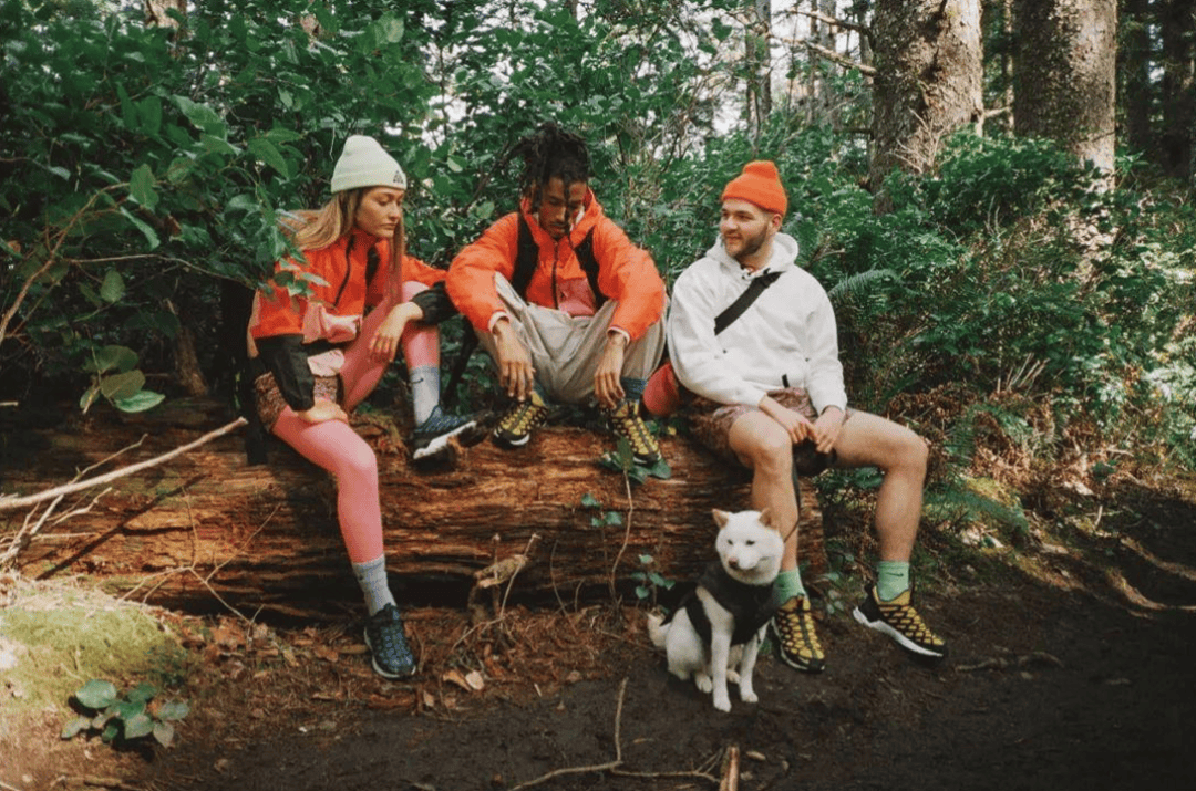 一生怕晒的中国人，正在把皮肤衣穿成“荷尔蒙战袍”