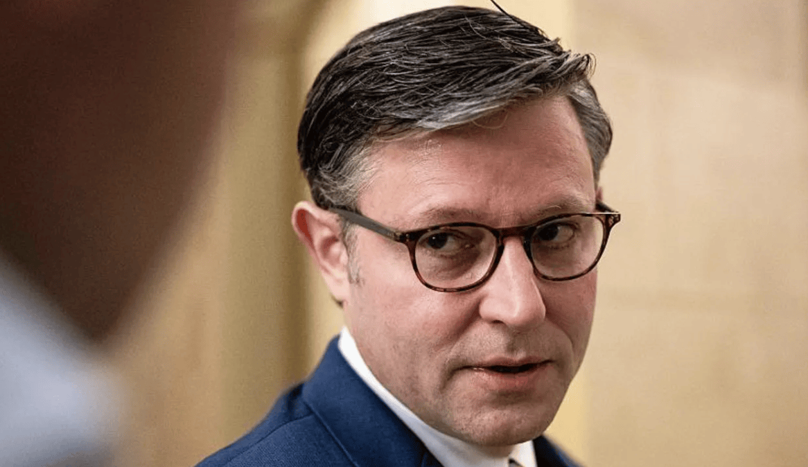 继马斯克后,美众议长也罕见唱反调!一桩6年前的旧案,为何让特朗普阵营陷入危机?