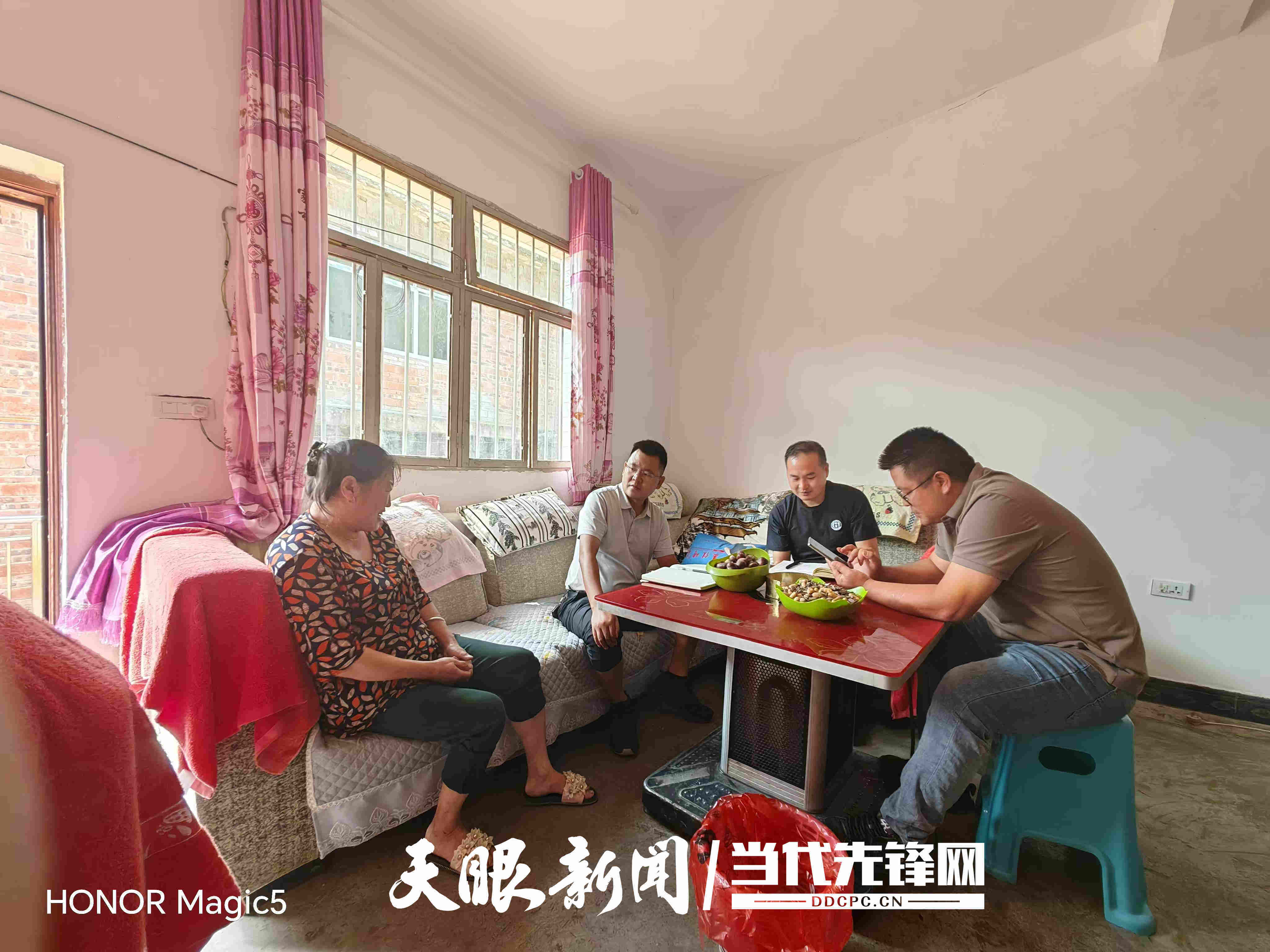 扎根基层!他用初心交出一份有温度的答卷