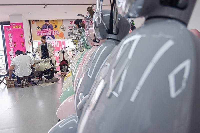 雅迪、九号全网下架多款电动自行车，经销商：新国标即将实施