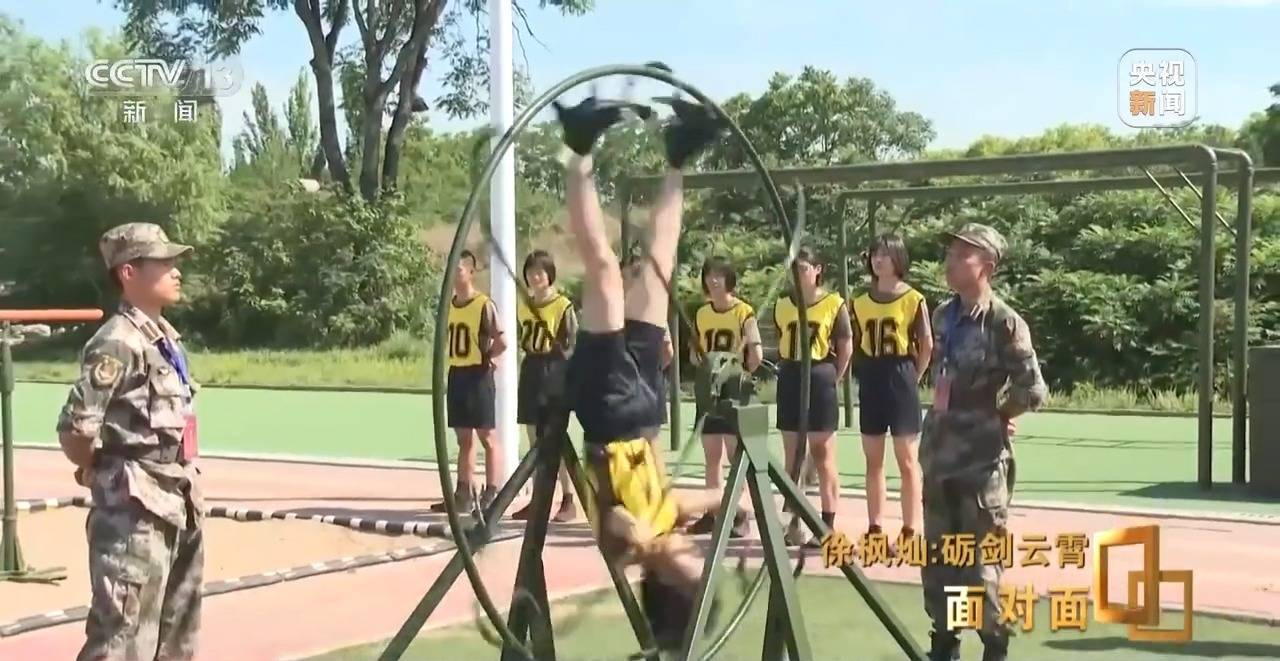 她能开飞机吗？95后女飞行员用实力回应质疑