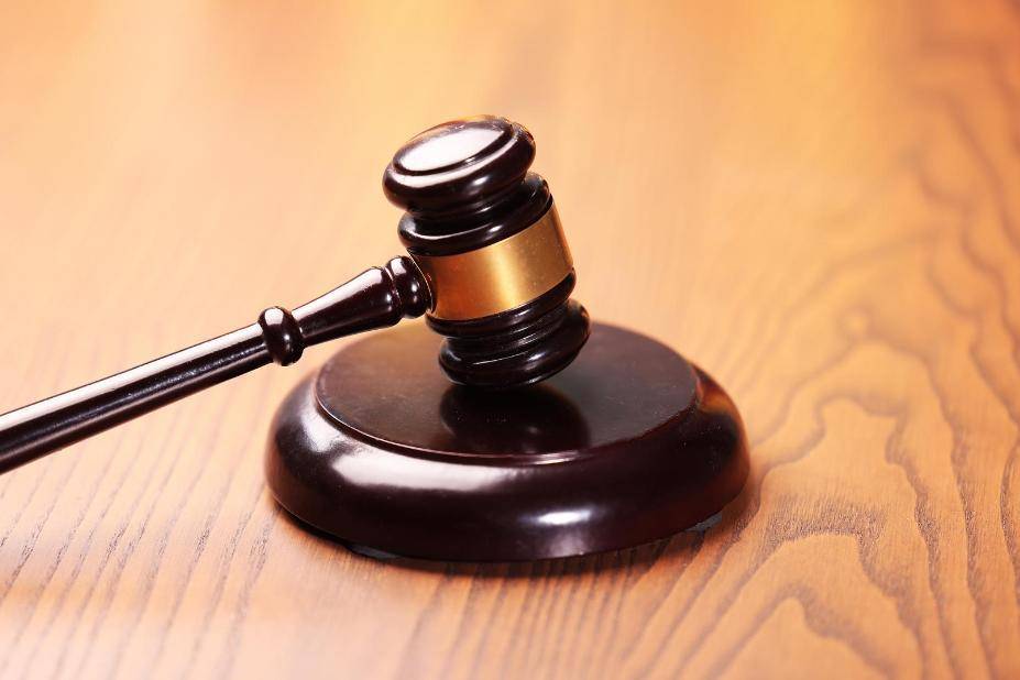 父亲生前向儿子转账233万，继母发现后起诉返还！二审判儿子返还205万