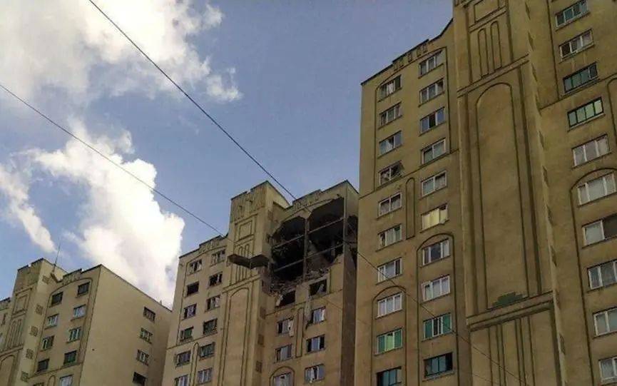 以色列杀害30多名伊朗科学家后，英媒曝伊朗隐藏顶级科学家，“被转移到安全屋，与家人居住在一起”