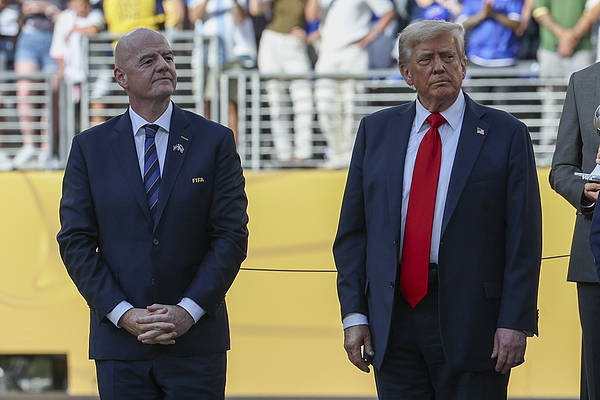 真急了，瑞士联邦主席：不反对费德勒和因凡蒂诺出面，劝特朗普降低关税