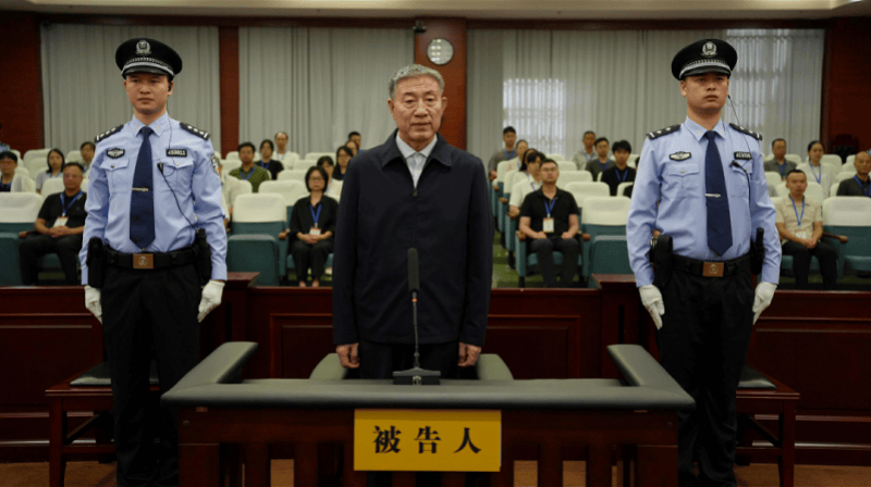 当县长开始贪腐，21年间受贿3.16亿元，刘星泰被判死缓