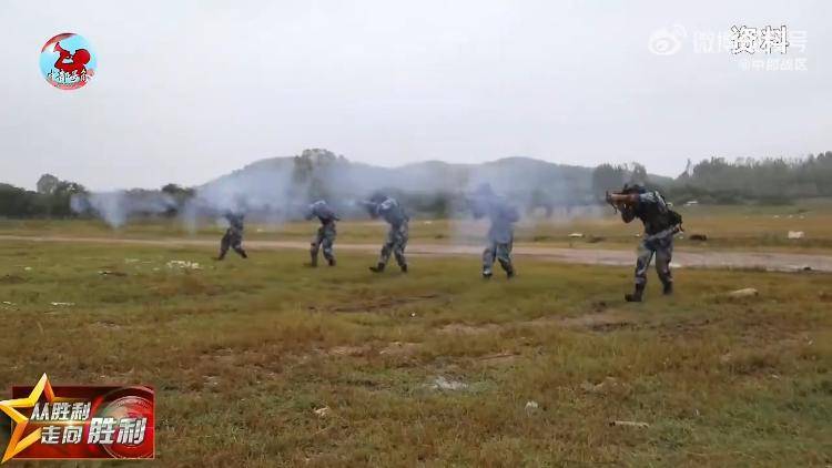 九三阅兵倒计时5天！空中梯队多型新机将首次受阅 队员练就“米秒不差”