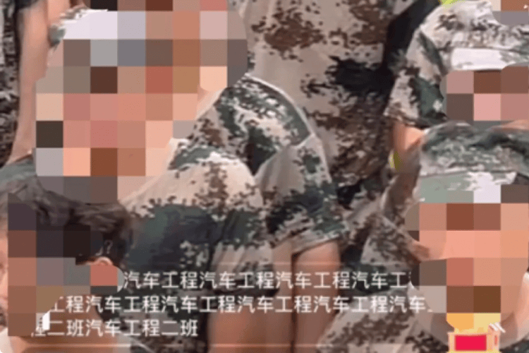 多校出现直播“点名”乱象,岂可拿学生开低俗玩笑