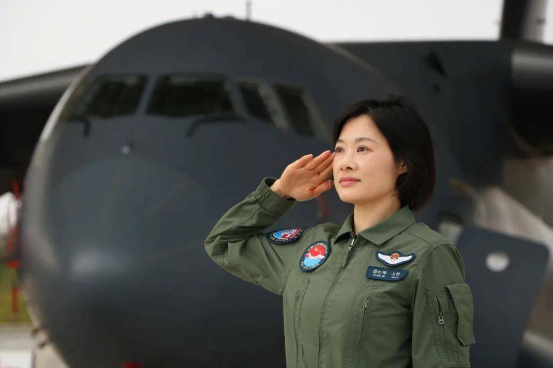 阅兵最帅女机长，是她！