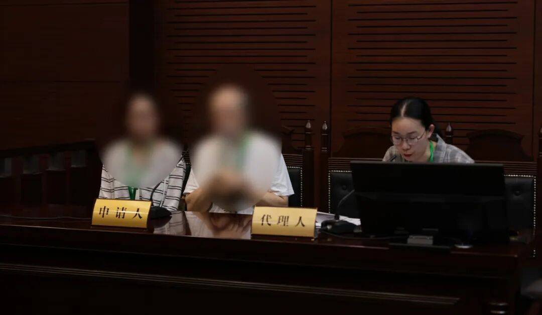 母亲病逝，生父不明，留下一双女儿谁来监护？八旬外祖父诉至法院：我来！