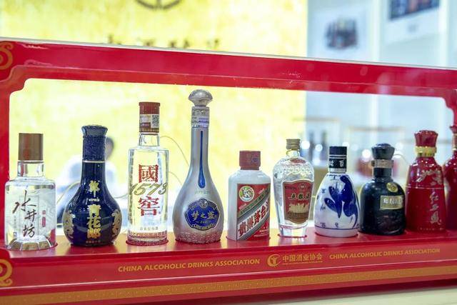 “小甜水”扎堆,五粮液们盯上了年轻人