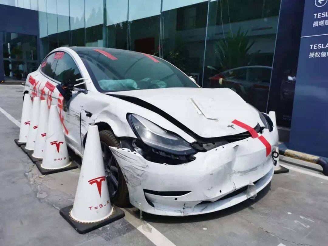 独家对话特斯拉“车顶维权”女车主：终于赢了特斯拉一次