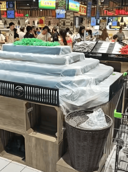 台风“桦加沙”即将登陆,广东一超市只剩辣椒:广东人最后的倔强,路过的看都不看一眼