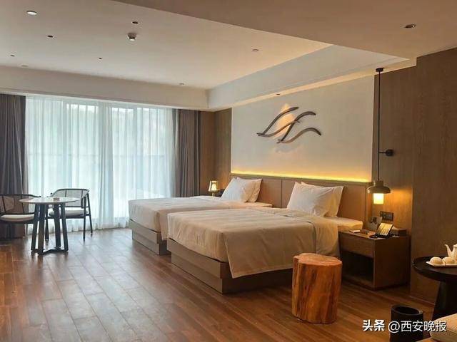 曾举债2亿！著名烂尾楼8年后变豪华酒店，国庆假期爆火：3688元豪华套房被订空，2日至5日满房