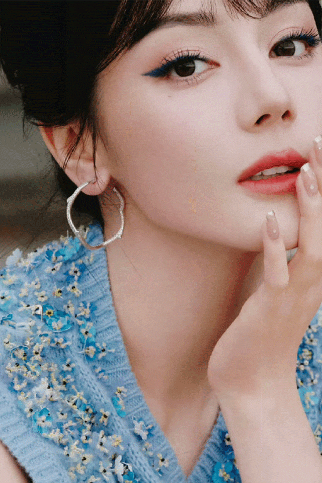 时装周上的女明星,秋冬氛围感一键封顶!