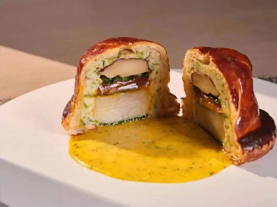 精致餐饮,以饭封神 | 商业头条No.94