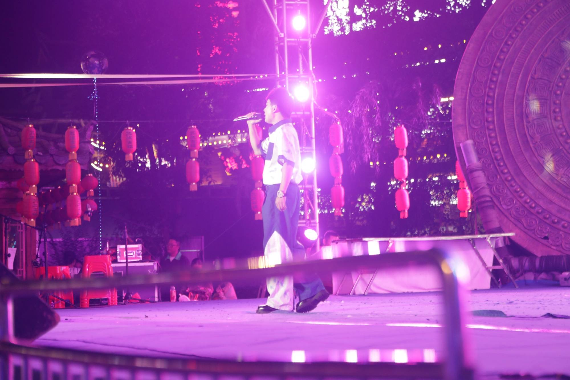 月映火塘 悦唱荔波！这场中秋音乐晚会点燃团圆夜