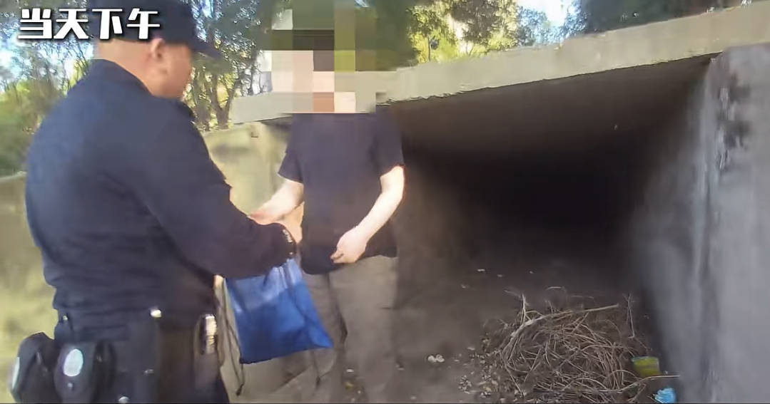 男子在外流浪20多年,在北京朝阳民警帮助下回家过中秋