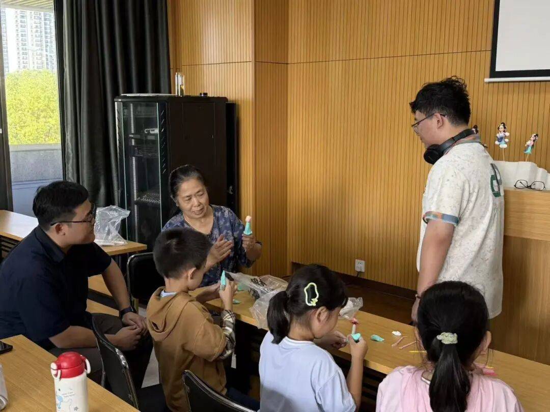 金坛图书馆国庆中秋活动精彩回顾 | 举国同欢庆，月满聚中秋