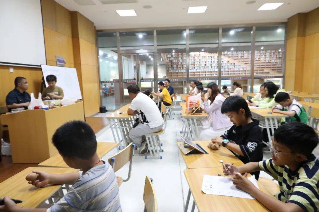 金坛图书馆国庆中秋活动精彩回顾 | 举国同欢庆，月满聚中秋