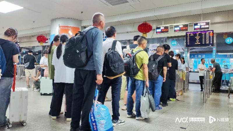 广州客运模式悄然转型：地铁口上车，“客运站+停靠点”结合